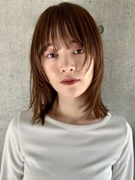 アンガーデン(Une GARDEN) ミディアム/レイヤーカット/ベージュカラー