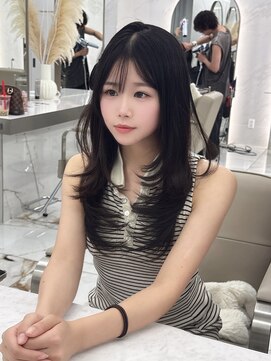 小顔ロング レイヤーカット ハッシュカット ブルーブラック