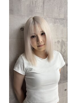 ワンズミラー 原宿(ONE'S MIRROR) ホワイト/ホワイトブロンド/レイヤーカット