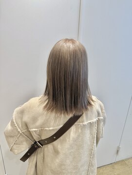 エイト新宿店(EIGHT shinjuku) ミルクティーグレージュ