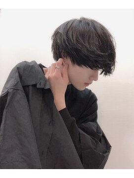 シン(syn) 前下がりマッシュ