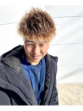 レガーレ(Legare) ツーブロショートレイヤー　　ツイストスパイラルパーマ