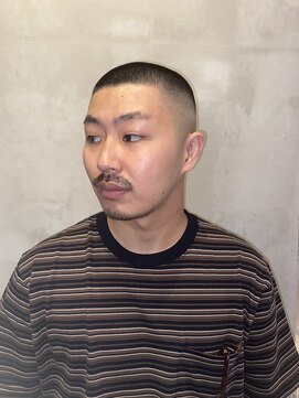 フランクスバーバーザスタンド(Frank’s barber the stand) スペインカール/スパイキーショート/フェザーパーマ/飯田橋E