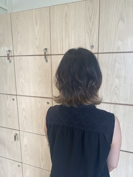 アドラーブル 万代店 (adorable) 【グラデーションカラー】外ハネニュアンスラフカール