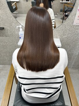 エヴァン(HEVIN) 【牧野指名限定】 美髪矯正+髪質改善トリートメント