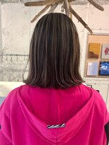 ルーム(Loom.)&nbsp;デザインカラーコントラストハイライト切りっぱなしボブ