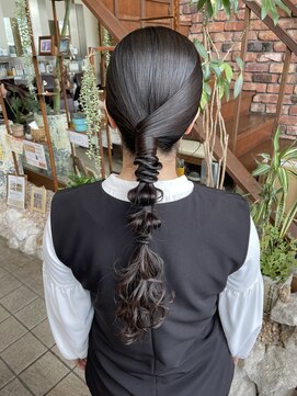 ビハツヤ(BIHATSU-YA) タイト系あみおろしヘアセット