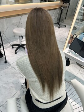 ロンドルピナス 小倉(Lond Lupinus) ミディアムレイヤーカット/似合わせカット/大人ガーリー/20代