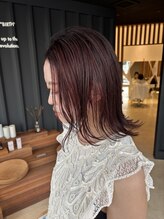 コルバース(COL BIRTH)&nbsp;外ハネくびれボブ×チェリーピンクレッド