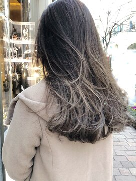 ヌイ 横浜(nui) ハイライトグラデーション_ブランジュネイビーカラー