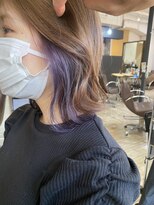 エミュー(emue) くびれボブ イヤリングカラー抜け感ミルクティーグレージュ 中島