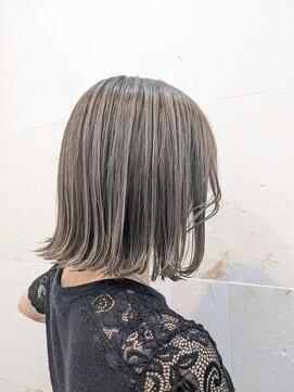 ラフューネ ヨコハマ(Raffune Yokohama) グレージュ//Raffun eYokohama齋藤　志保