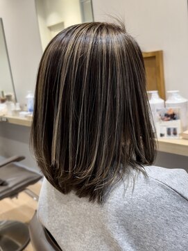 コノアラボ 守谷店(Conoah labo) 脱白髪染めハイライト/黒髪/美髪/切りっぱなしボブ
