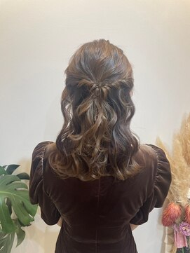 グレイスアンジュ 名駅(Grace Unge) ハーフアップ