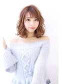 イエローベージュ　ゆるふわカールヘア