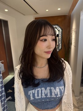 アテナ(ATENA) 小顔見え×艶レイヤーで柔らかい印象に