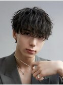 黒髪メンズマッシュ束間無造作刈り上げマッシュ