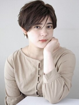 サーカス バイ ビュートリアム 青山(CIRCUS by BEAUTRIUM) ショートヘア ひし形シルエット ショート アレンジ 小顔