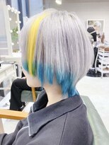 デイズ(days)&nbsp;派手髪ショートボブ/ホワイトカラーデザインカラー