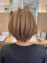 ウイバイファースト(u'i by first)&nbsp;綺麗なシルエットスタイル グレージュカラー