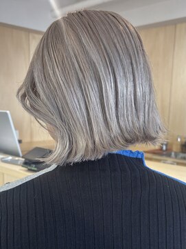 フルリール(fleurir) ボブ/ゆるボブ/タッセルボブ/シルバーカラー/ハイトーン/