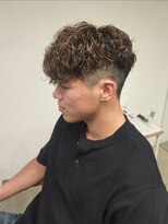 ニアウ 伊勢崎連取店(Niau)&nbsp;MEN’S HAIR/サーフカール/刈り上げセンターパート/ツイスト