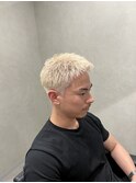 金髪スパイキーショート