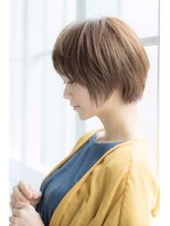 ティファ 栄(Tiffa)&nbsp;大人かわいいアッシュカラー小顔クラシカル前下がりモードボブ