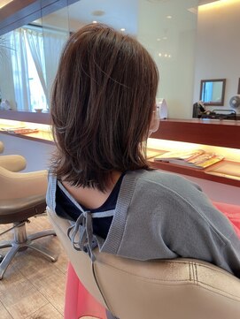 マーリャヘアー(mallia hair) くびれ外ハネミディアム