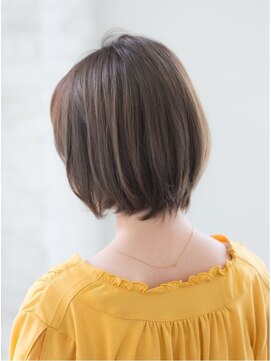 ジョエミバイアンアミ(joemi by Un ami) joemi新宿　ひし形ふんわりボブ　絶壁カバー　 花野