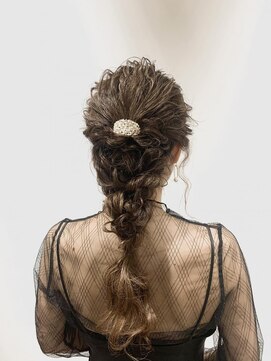 リア(Li'a by neolive) ゆるふわヘアセット