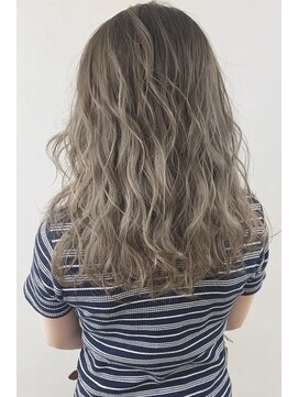 ラフィス ヘア ルー 福山2号店(La fith hair ruu.) 【La fith】 ハイトーングレイアッシュ