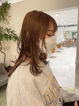 コム(com by neolive) ロングレイヤーカット×オレンジカラー