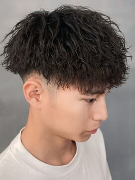 バース バイ ハピネス(BIRTH by happiness) 奈良men's縦落ちツイストスパイラルパーマフェードマッシュ