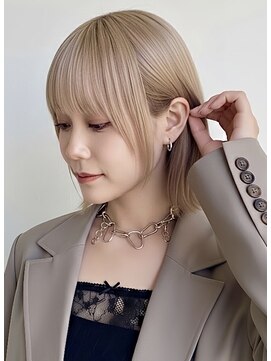 コード 四条河原町駅店(CHORD) ミルクティーベージュレイヤーボブ／耳掛けも可愛い上品スタイル