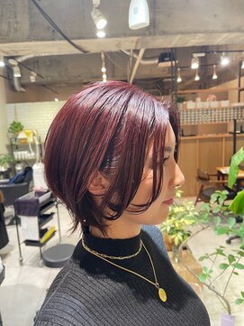 ニール(Neale.) 小顔ショート×レッド1.7