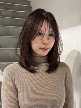 ヨーク(YOKE) ミディアムレイヤー顔周りカットダブルカラーミルクブラウン艶髪