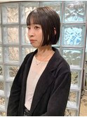 ぱつっとボブ×オリーブグレージュ