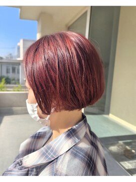 ムーア(MUA) チェリーレッド×大人ショートボブ