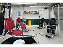 ノーキャップバーバーショップ 十三(NO CAP BARBER SHOP)の雰囲気(★)
