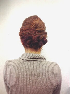 アロウズ (arouse) 編み込みアップ