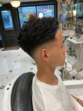 ルドローブラントオオサカ(LUDLOW BLUNT Osaka) 【LUDLOW BLUNT】田村真也 ツーブロック フェードカット七三分け