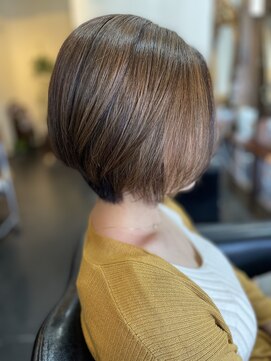 ヌーベルヴァーグ(Nouvelle Vague) 大人可愛い20代30代40代、前下がりショートボブ丸みショート☆