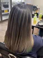 ヴィフ 大船(VIF)&nbsp;バレイヤージュ/ダークアッシュ/グレージュ/白髪ぼかし/大船駅