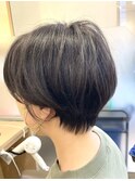 襟足がキレイなショート
