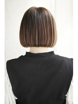 シュシュット(chouchoute) 美髪ヘルシースタイルショコラグレーアッシュふんわりカール/054