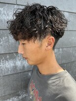 ヒュイル バイ ニアウ(Hwyl by Niau) メンズマッシュセンターパートスパイラルパーマニュアンスパーマ