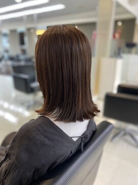 シャンプーボーイエイムス(SHAMPOO BOY aims) 外ハネミディ