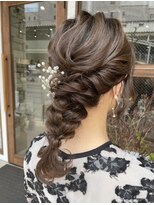 マルカ(MARUCA) 結婚式/お呼ばれに大人かわいい編みおろしアレンジ