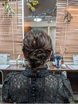 ルアン(Luan) ヘアアレンジ♪シニヨン